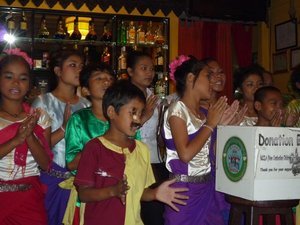 Children dancing finale and donation collection at Veiyo Tonle
