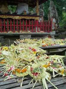 Offerings at the Tirta temple
