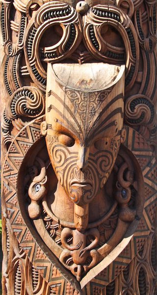 Rotorua - Maori wood carving