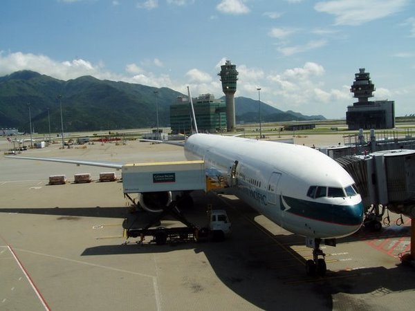 Cathey Pacific plane at the gate at Hong Kong