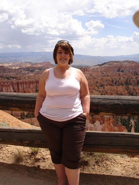 Laura cheesin in at Bryce Canyon