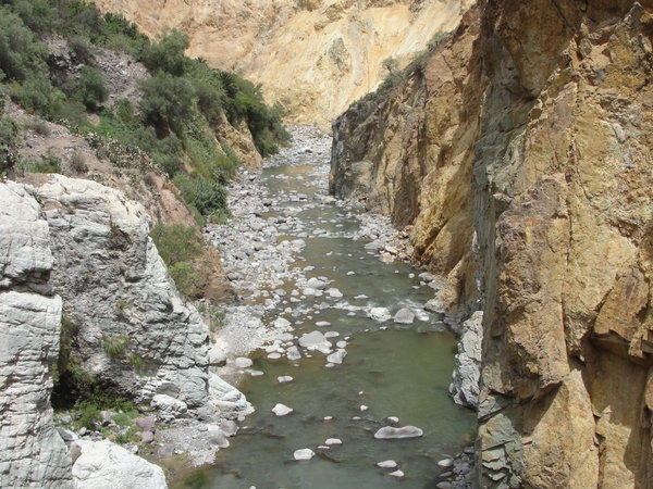 La riviere au fond du canyon