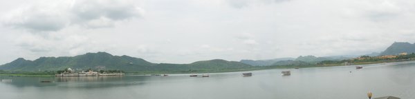 Panorama Udaipur Lake