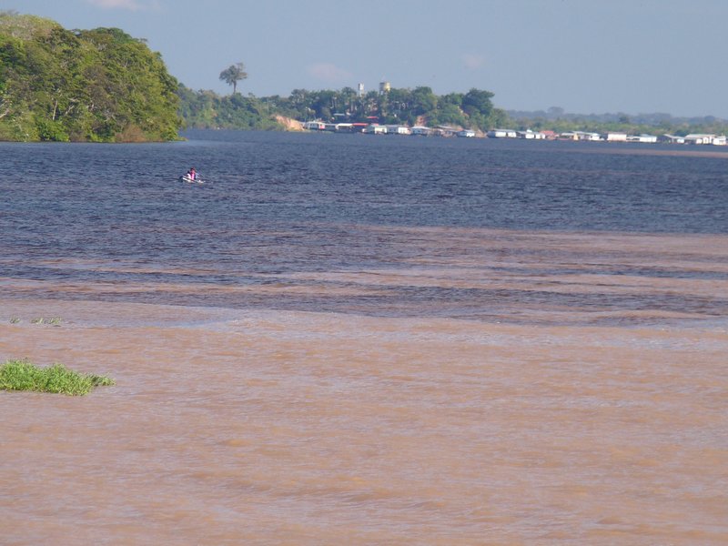 Rio Negro meets Rio Amazonas