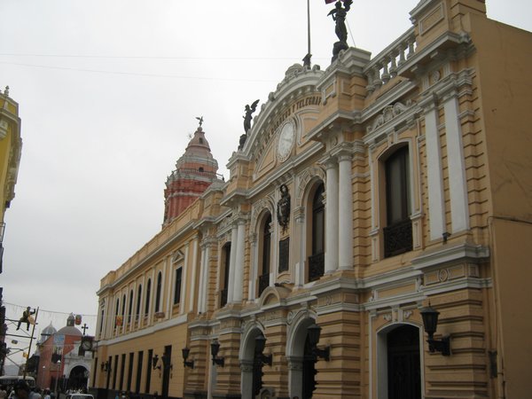 La Plaza Mayor-Lima