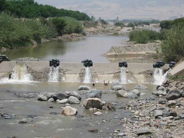 Peruvian dam