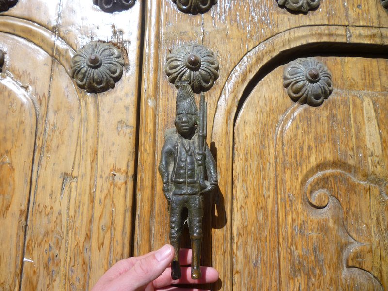 A very cool door knocker
