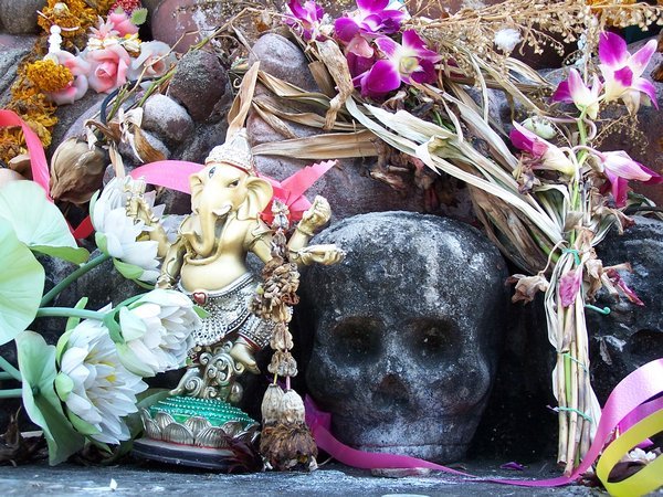 Skull & Trinkets at base of Ganesha statue