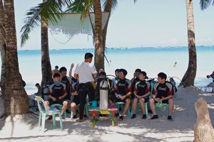 Japanese learning in their PADI course