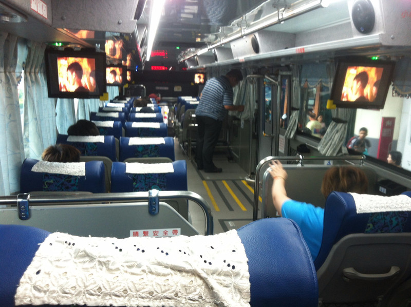 Bus to Songhsan Airport