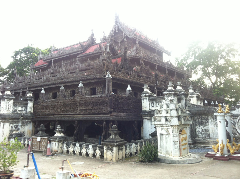 Shwe Nan Daw monastery 