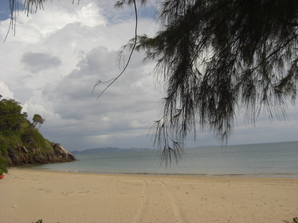 Leam Tanot beach.