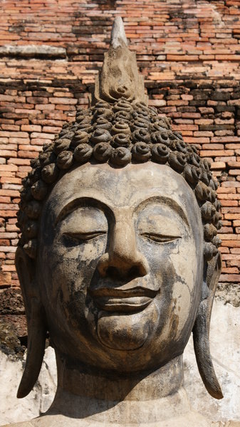 Buddha's head, Wat Phra Sri Mahathat.