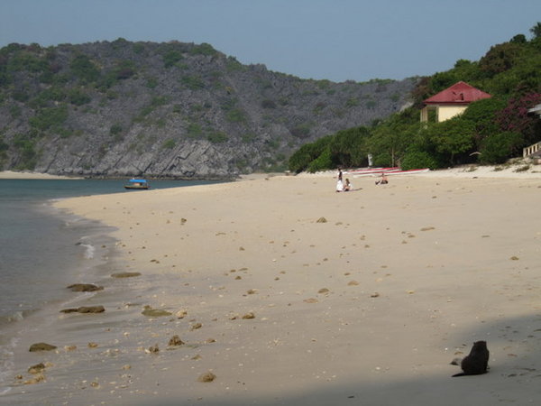 beach at Monkey Island