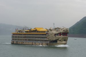 Dragon Cruiseship