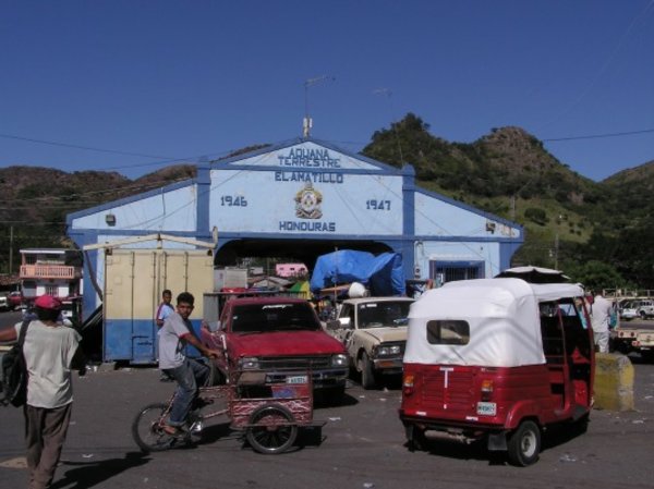 The El Salvador/Honduras border crossing.