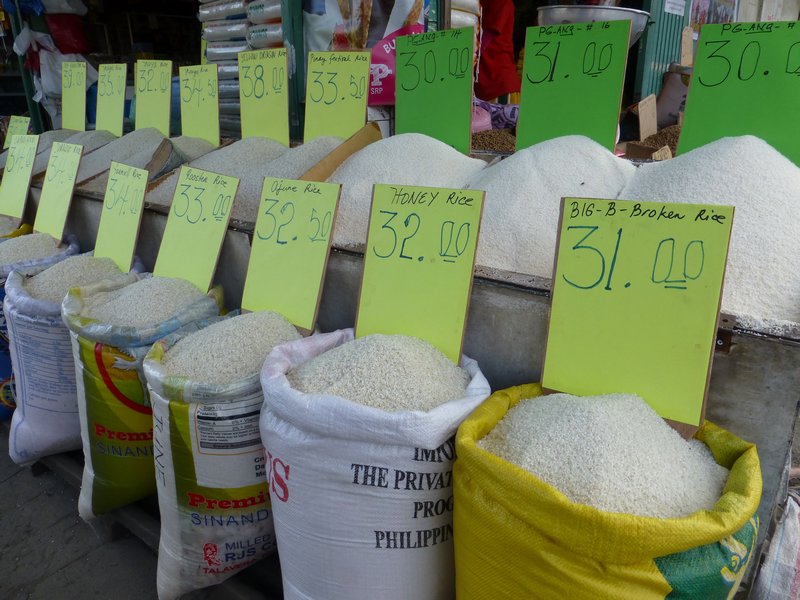 Lot's of variety of rice here -- no surprise