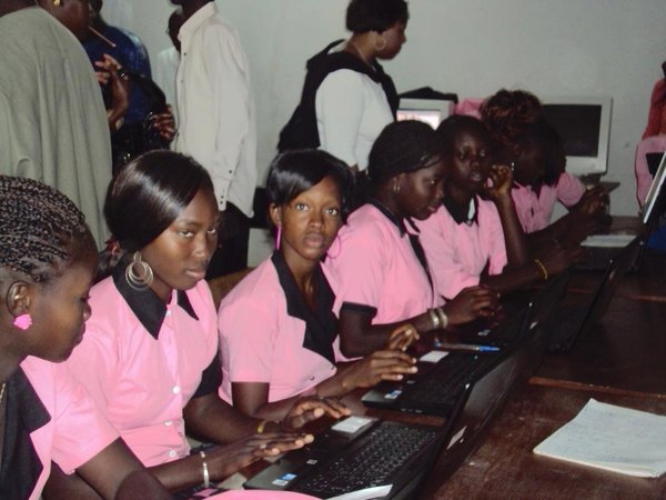 Computer students at Diohine