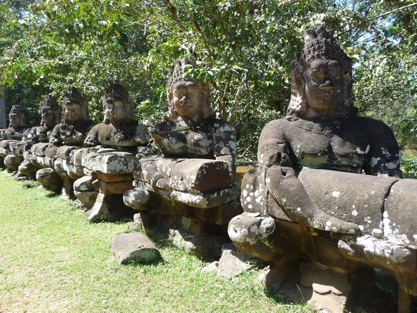 North Gate Angkor Thom - Causeway figures