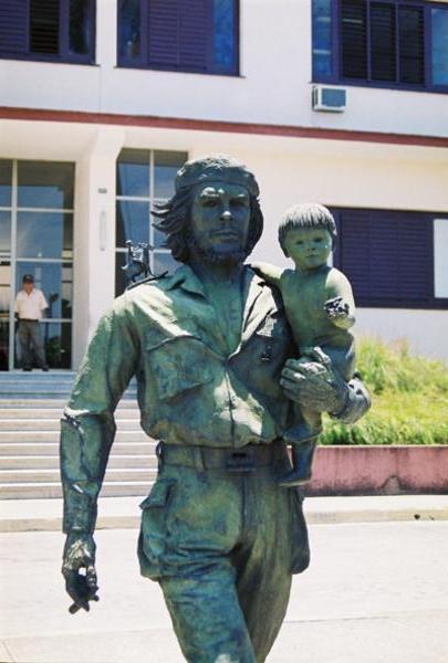 'The most interesting Statue of Che'