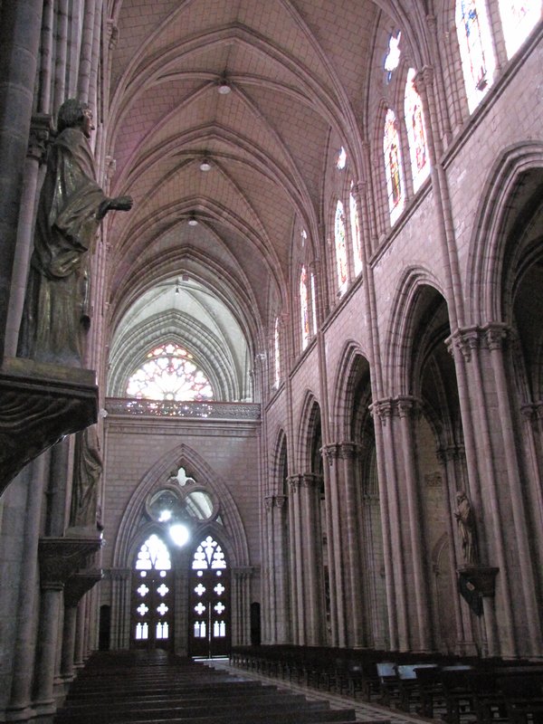 Katedraali sisältä