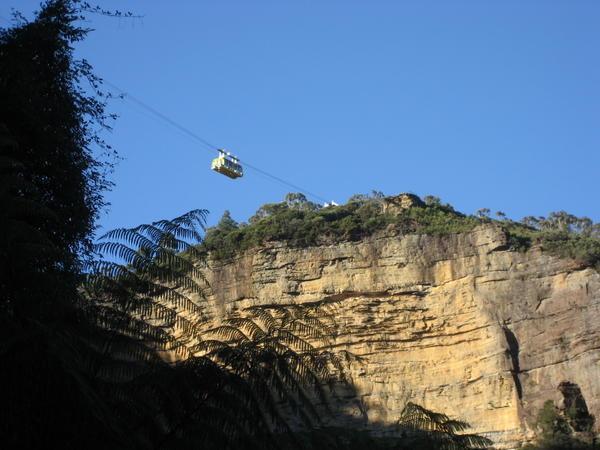 glass bottomed cable car across katoomba falls