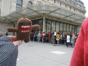 Manford in the line at the Musee d'Orsay