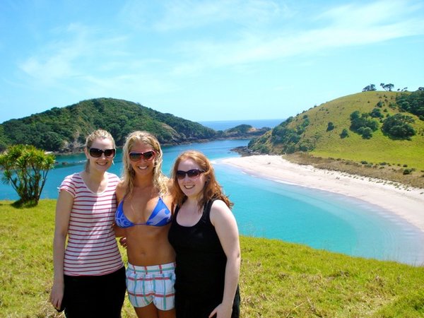 Enjoyment in the Bay of Islands with Hailey & Claire