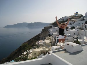 Jump from the rooftops, I'm in Santorini!!