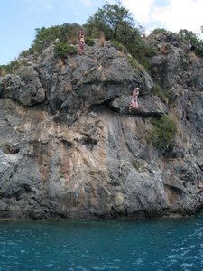Lottie & Denise huck off the cliff