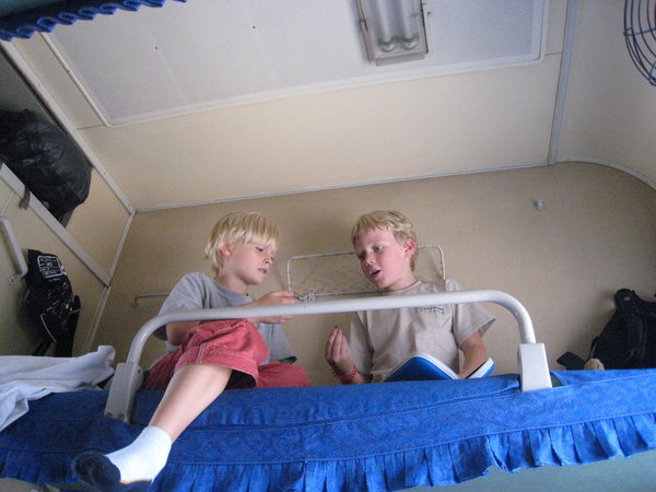 Sid and Leo on the top bunk!