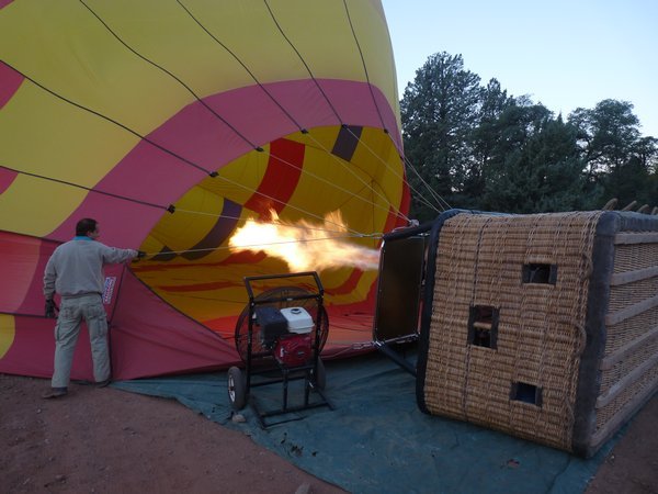 Red Rock Balloons - inflation
