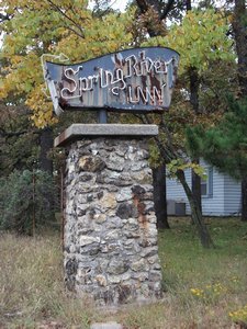 Spring River Inn Sign