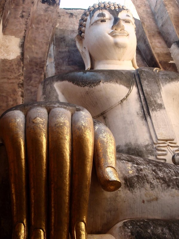 Sukhothai 6 gold Finger