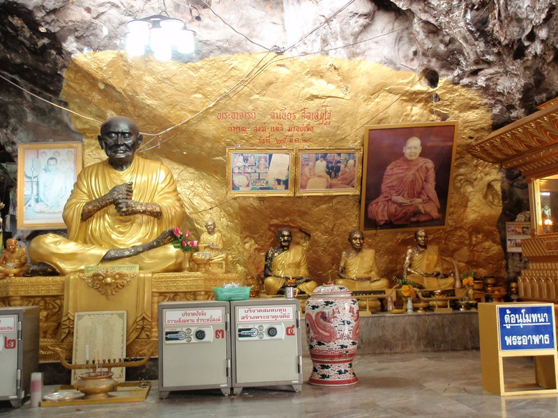 Denkmal für den Mönch in der Tigerhöhle