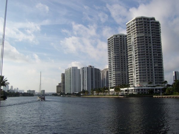 Condos outside of Ft Lauderdale 