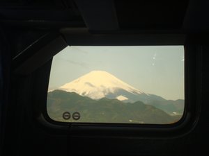 56 fortunate bus breakdown yeilds view of Fuji
