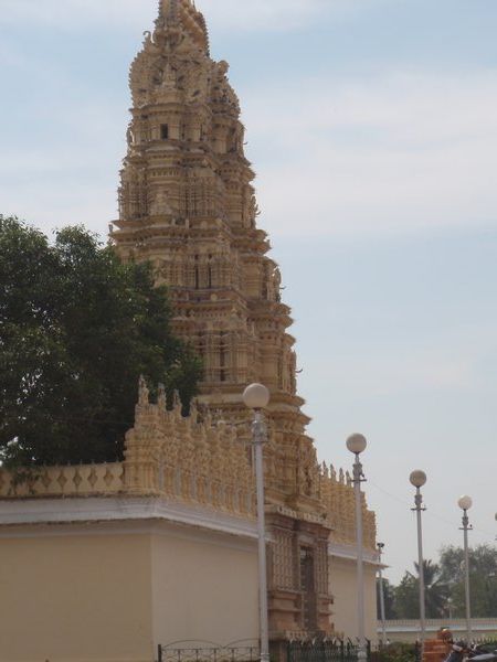 one of a few temples in Mysore palaces gates