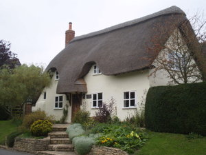 Chocolate box cottage at Great Comberton