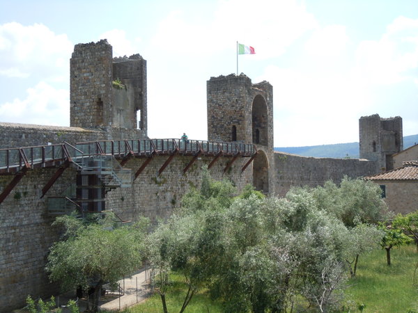 The fortified walls of Monteriggioni
