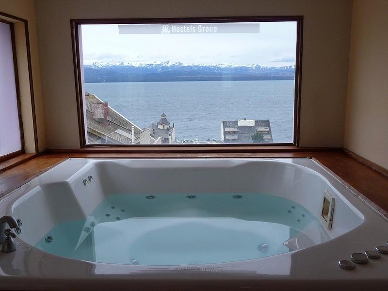Hot tub with a view in Bariloche