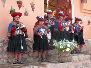 Weavers in Chinchero