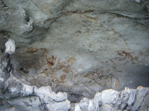 Cave writting: 3,000 years old