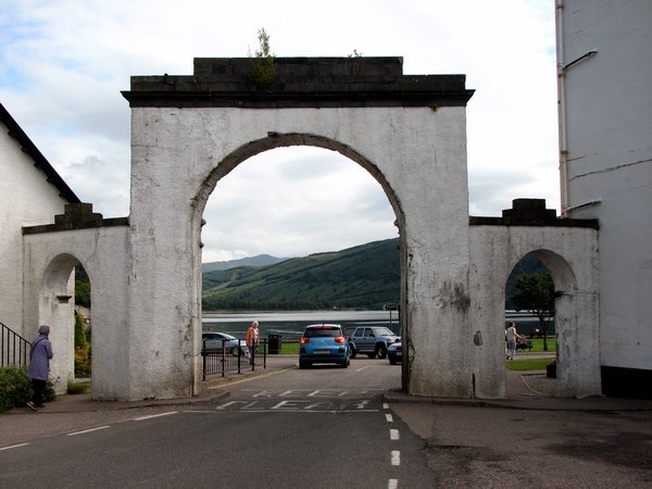 Inveraray.  Note Mom's tiny purple figure huddled on the left, begging for alms.
