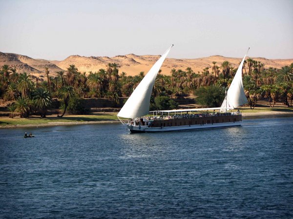 Big Felucca (and itty bitty boat in front of it)