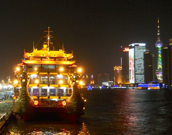 Shanghai at night- going on Huangpu River cruise!