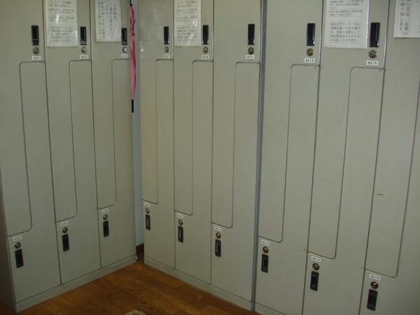 Capsule lockers