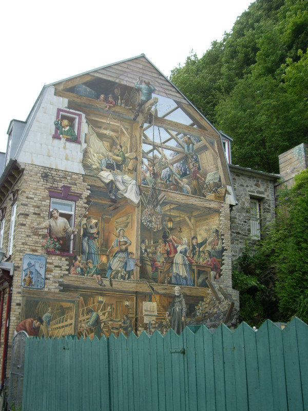 mural on Quartier Petit Champlain (1)