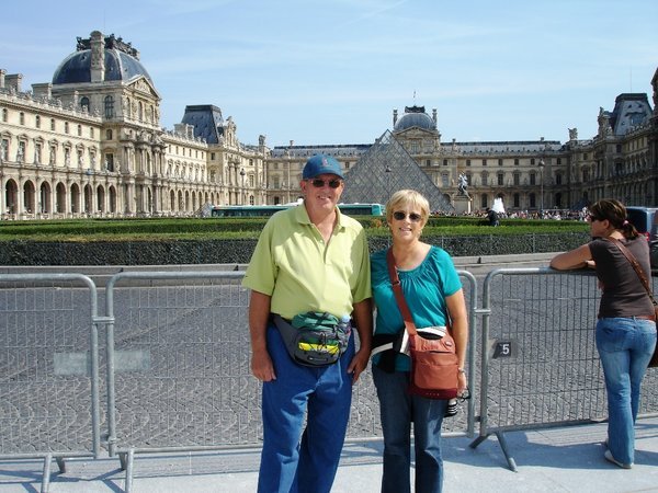 Bob & Bethia by the Louvre