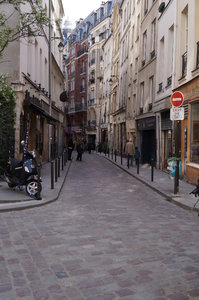 The labyrinthine streets of the Latin Quarter